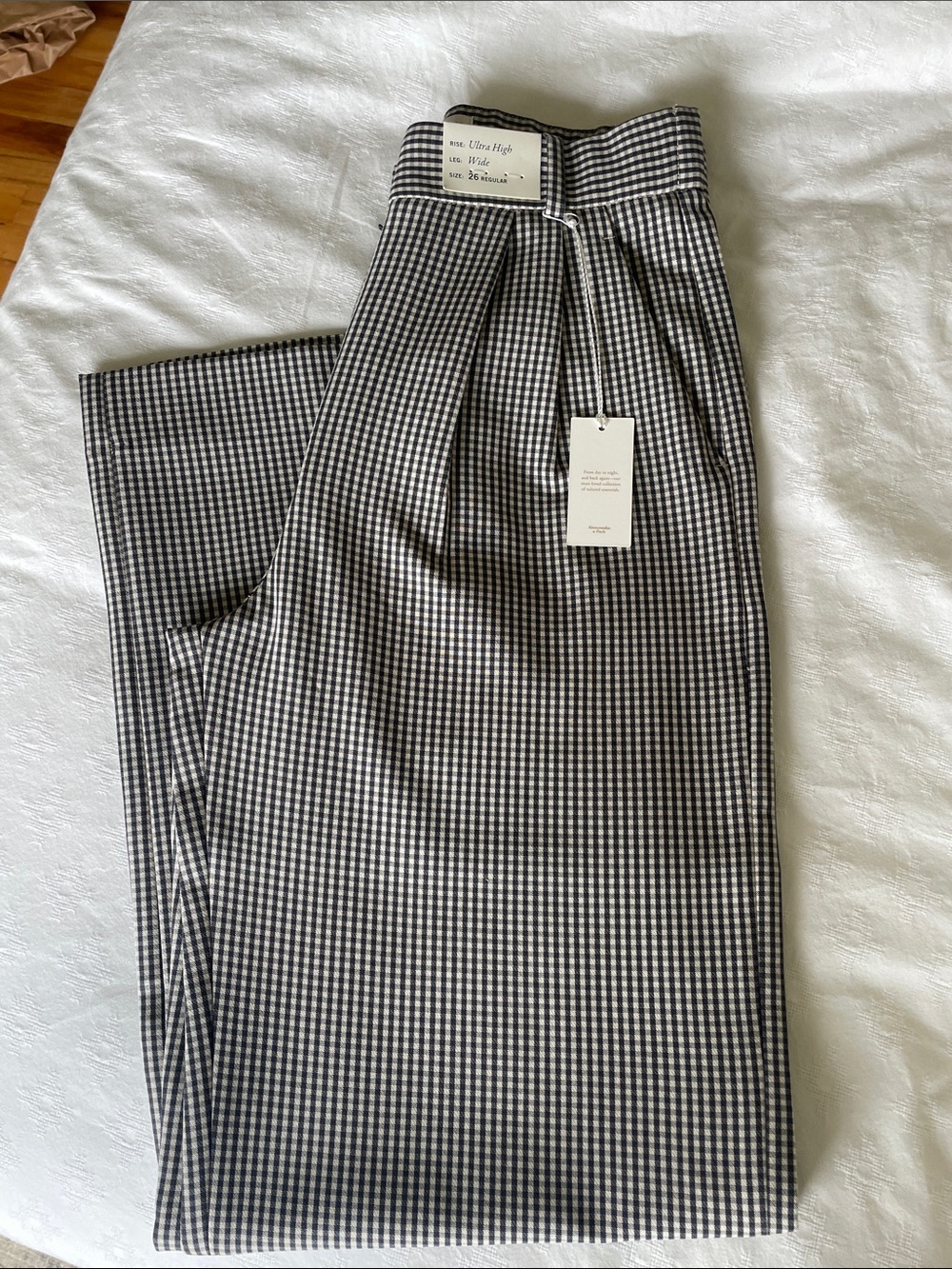 NWT Abercrombie & Fitch Sloane B&W Gingham Pleated Trousers